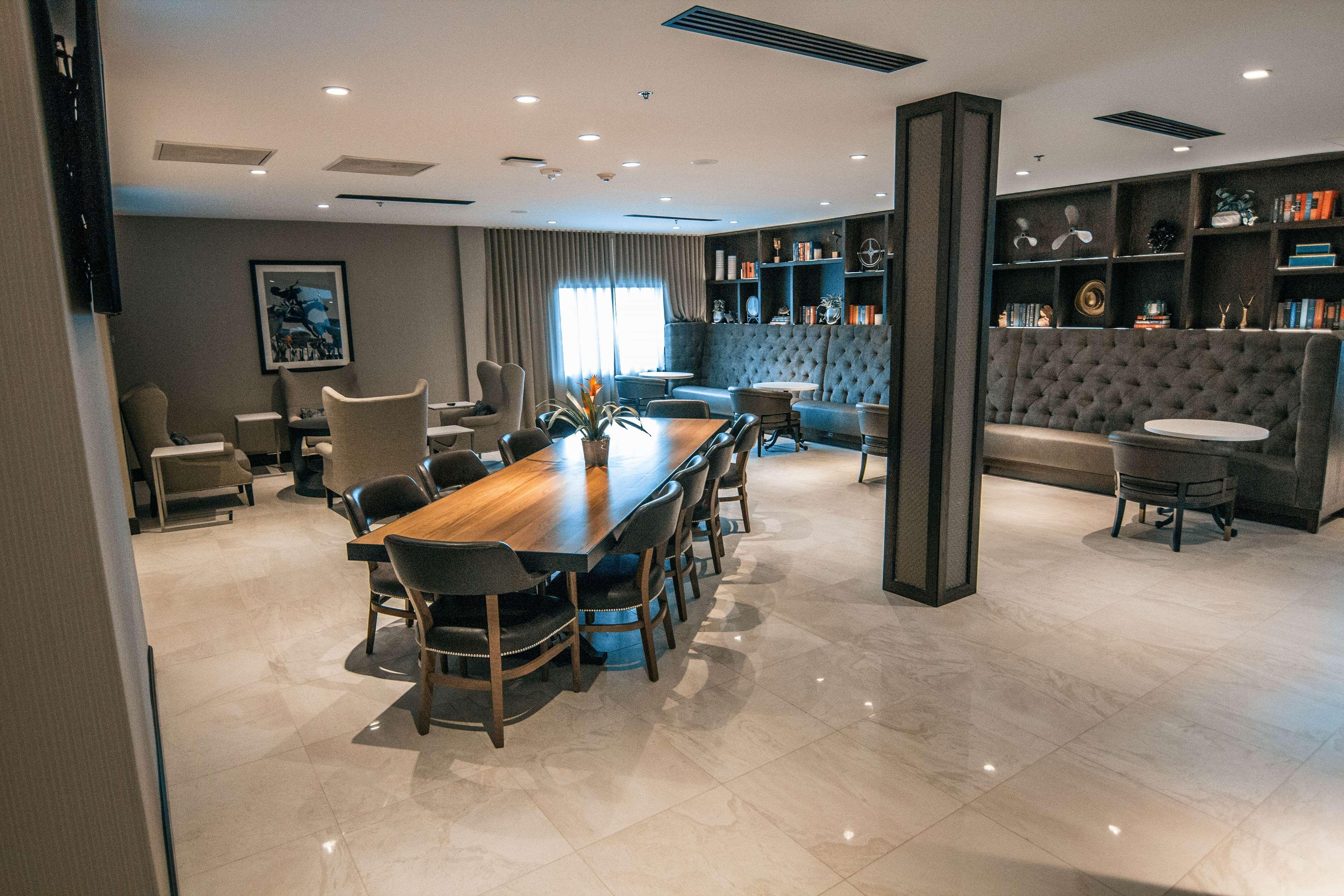 Doubletree By Hilton - Area 4*