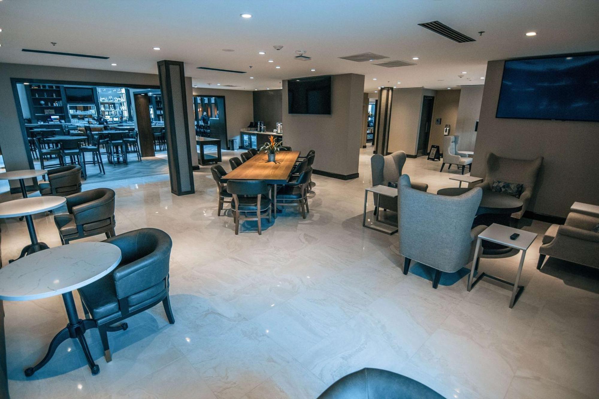 Hotel Doubletree By Hilton - Area