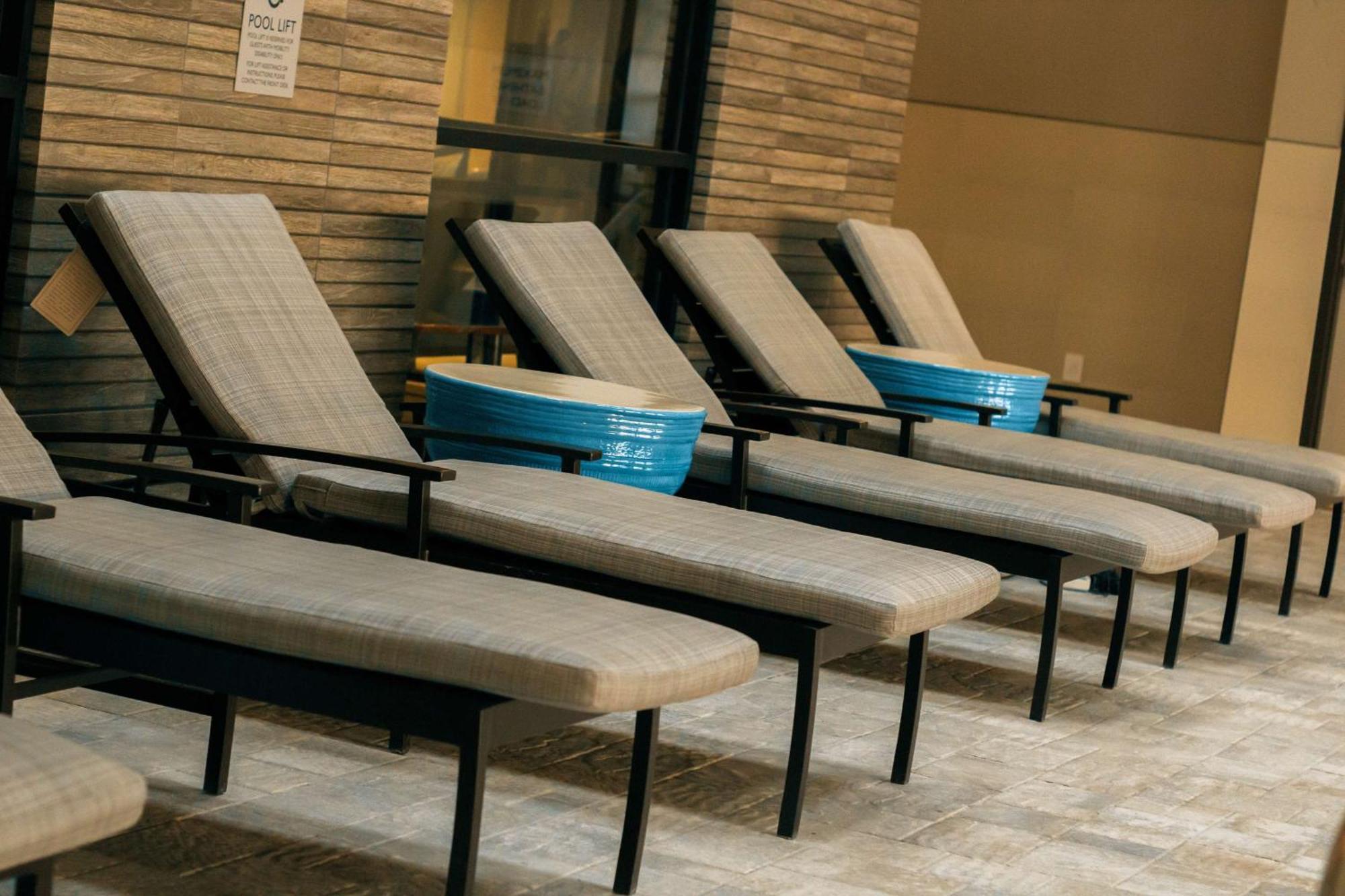Doubletree By Hilton - Area Hotel